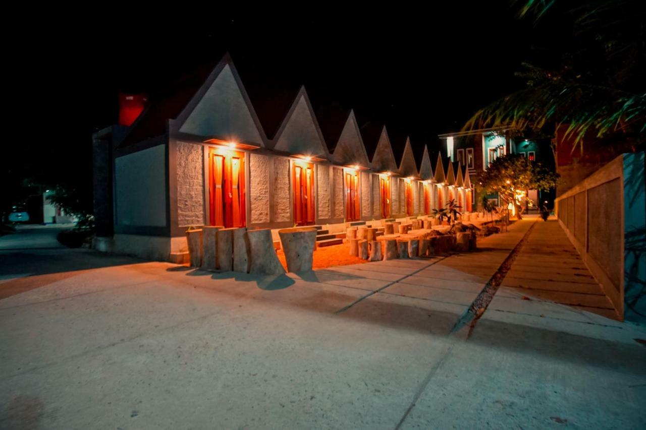 E2 Guest House Ilhas Karimunjava Exterior foto
