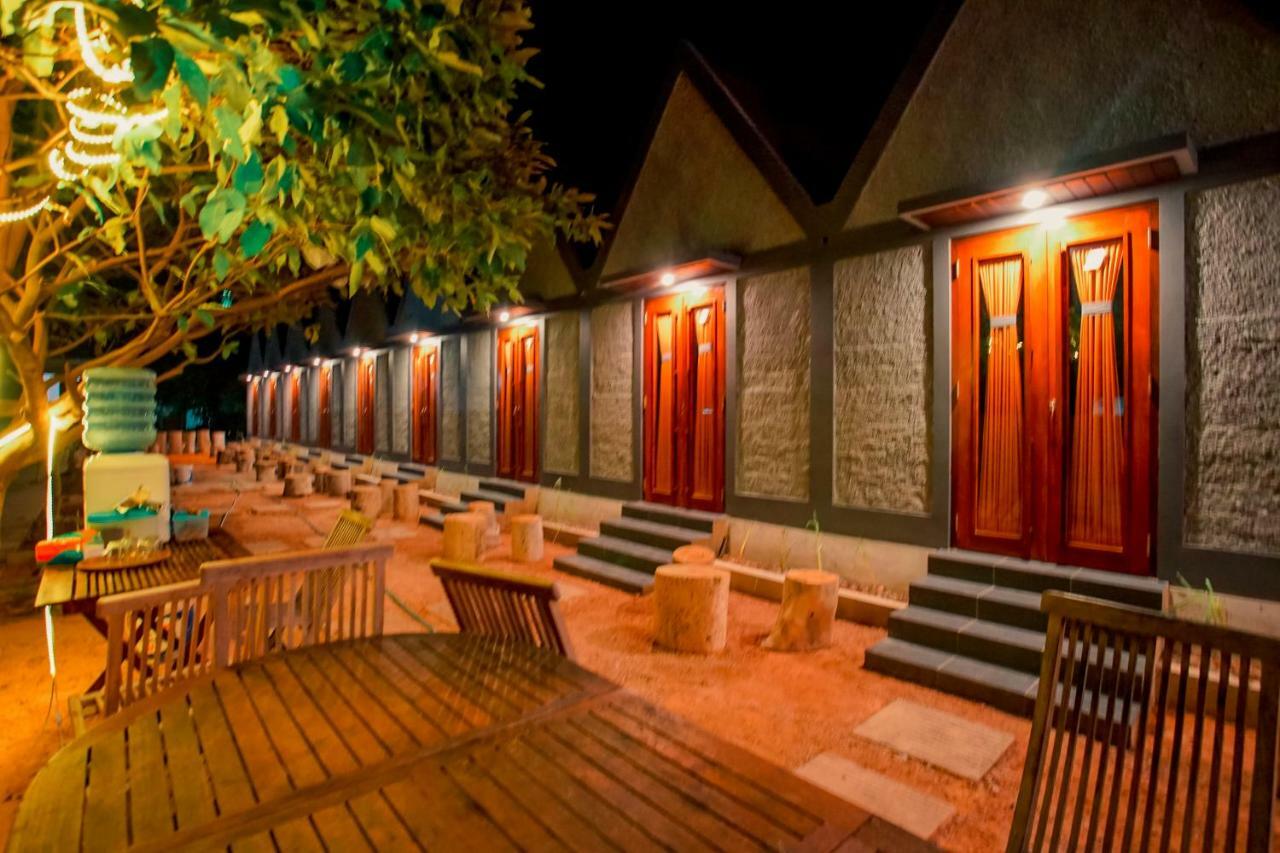 E2 Guest House Ilhas Karimunjava Exterior foto