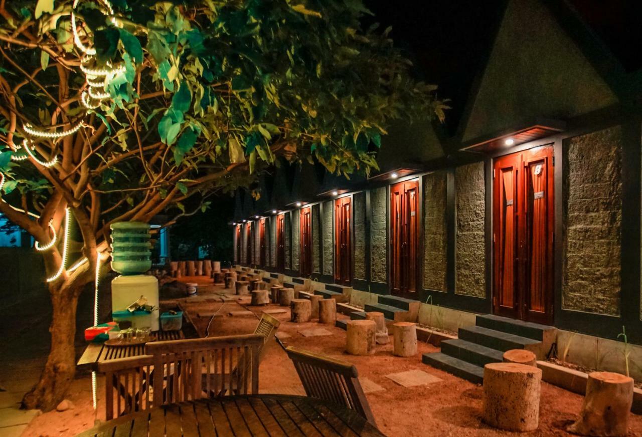 E2 Guest House Ilhas Karimunjava Exterior foto