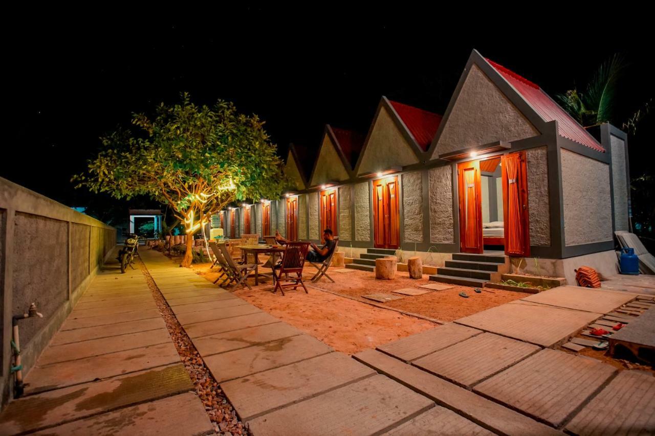 E2 Guest House Ilhas Karimunjava Exterior foto