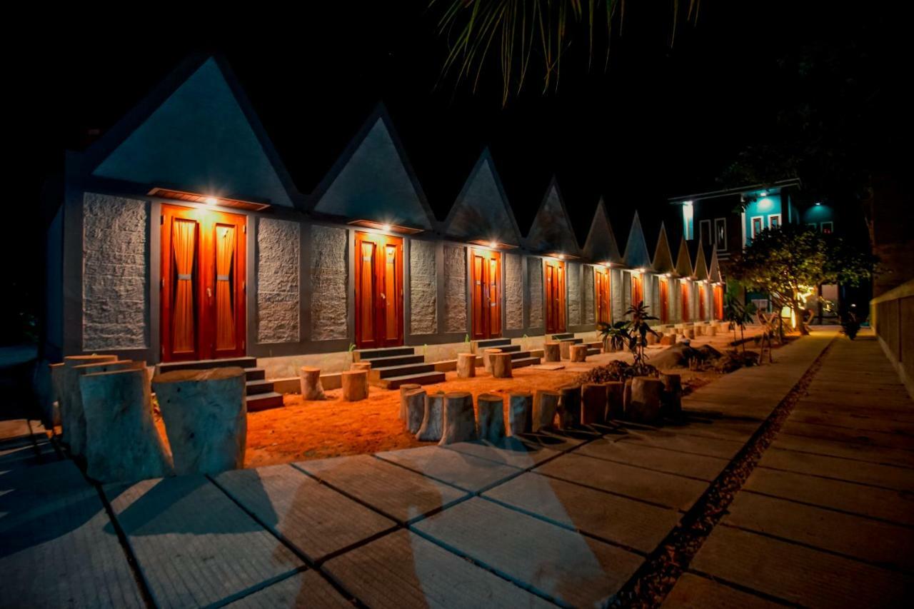 E2 Guest House Ilhas Karimunjava Exterior foto